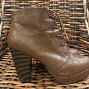 Brash Women's Faux leather Brown Lace Up Boots in size 11